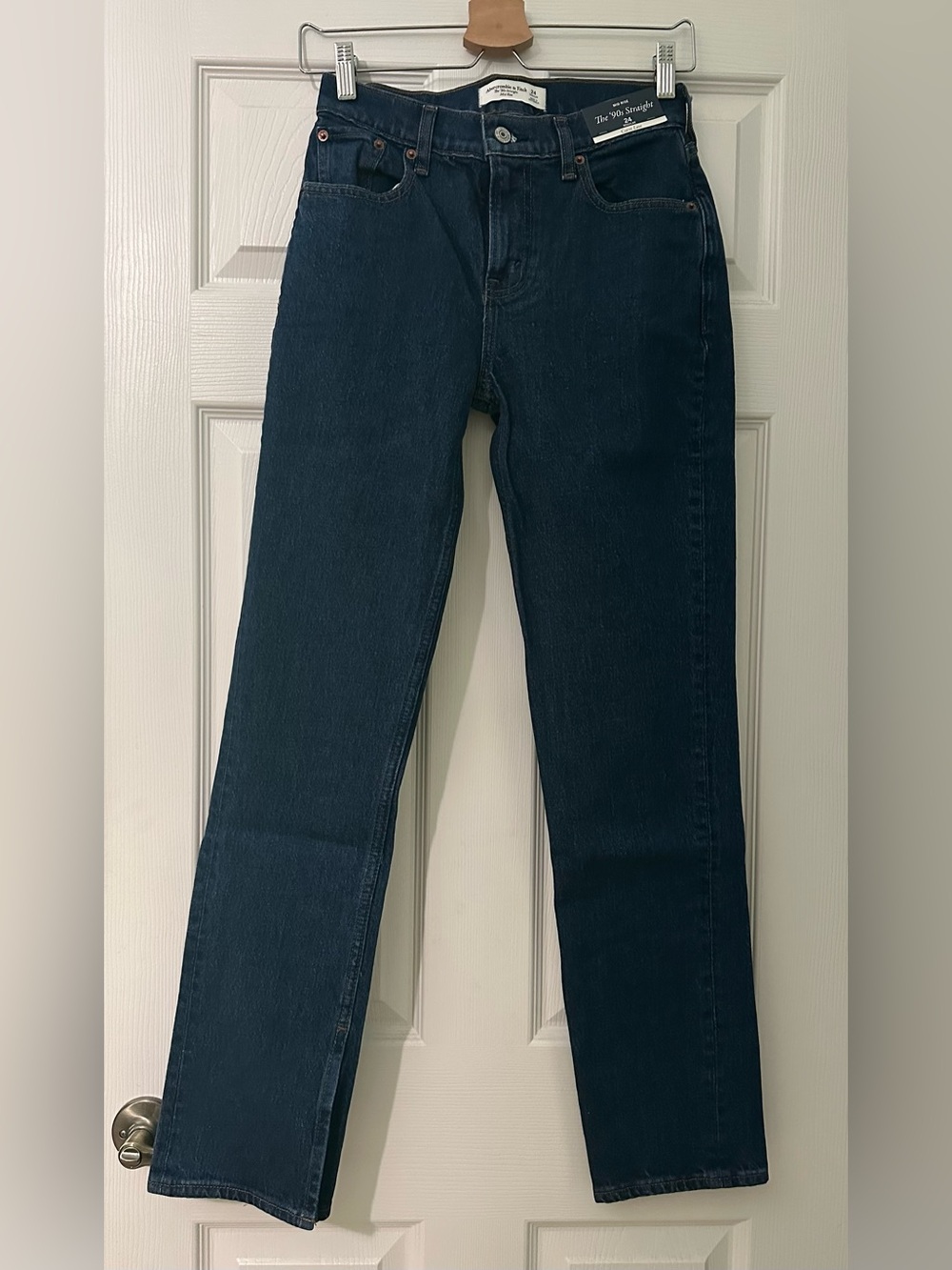 NWT Abercrombie & Fitch Curve Love Mid Rise 90s Straight Jean Medium Vent Hem